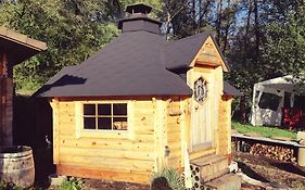 A Private Lakeside Retreat-Do You Love Nature